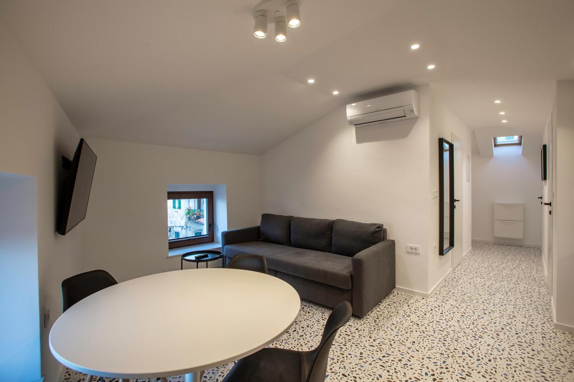Villa Ula Premium Apartments ,Free Private Parking Apartment *