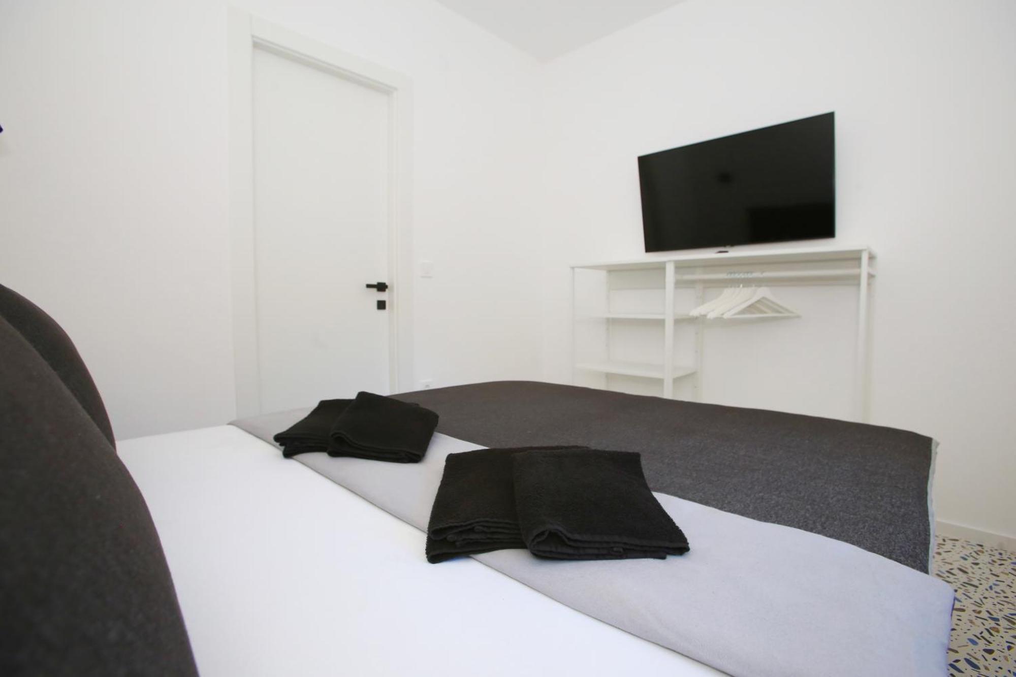 Villa Ula Premium Apartments ,Free Private Parking Apartment *